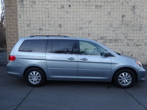 NO RESERVE! ONLY ONE OWNER! ALL POWER NAV DVD/TV LEATHER 8 SEATS BACKUP CAMERA, image 2