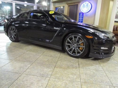 2013 gt-r gtr premium only 2,700 miles! super fast! all stock like new !!!!
