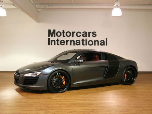 1-owner r8 with lots of options and only 14,792 miles!