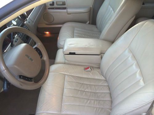 2005 Lincoln Town Car Signature Sedan 4-Door 4.6L, image 5