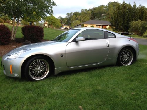 03 nissan 350z touring - 6 speed  only $6k reserve