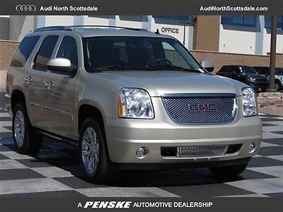 11 gmc yukon  awd  leather towing pkg navigtion heated seats dvd financing