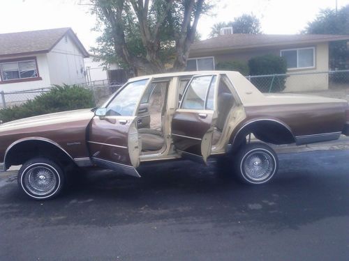 &#034;85&#034; lowrider chev caprice with hydrualics and sound system included