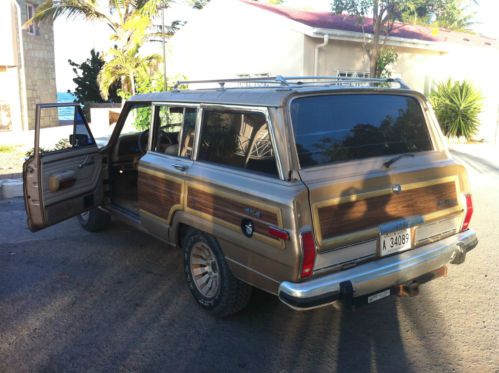 Jeep grand wagoneer base sport utility 4-door 5.9l