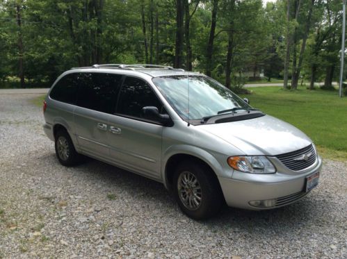 2002 CHRYSLER TOWN AND COUNTRY LIMITED GOOD CONDITION, image 6