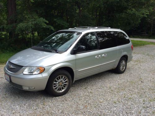 2002 CHRYSLER TOWN AND COUNTRY LIMITED GOOD CONDITION, image 8