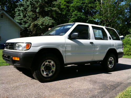 1996 nissan pathfinder xe sport utility 4-door 3.3l