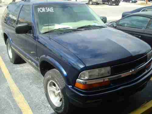 2002 Chevrolet Blazer LS Sport Utility 2-Door 4.3L - FL CAR ONE OWNER, image 2