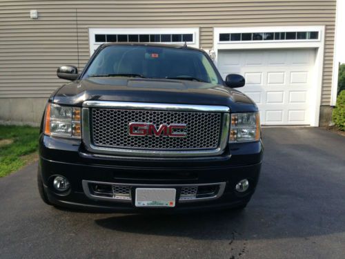 One of a kind sierra denali - only 35k miles!