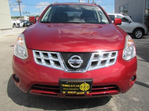 FWD 4dr SUV 2.5L Bluetooth Sunroof 4 Cylinder Engine 4-Wheel ABS A/C Fog Lamps, image 2