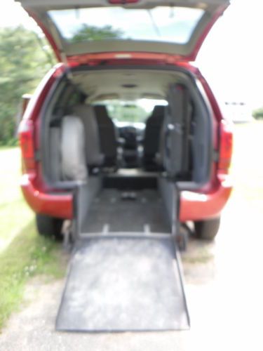 Van  wheelchair handicap dodge grand caravan 2004 rear entry with ezy lock