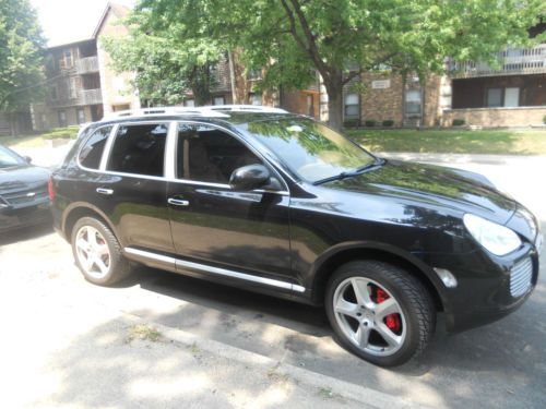 Black 2005 4 door porsche cayenne turbo v8 premium wheels leather interior