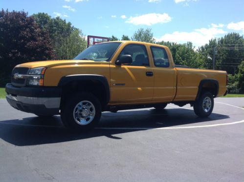 2004 chevrolet silverado 2500 hd  extended cab pickup 4-door 6.0l cng