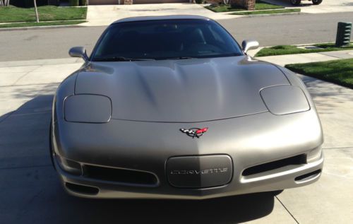 2001 chevrolet corvette base coupe 2-door 5.7l