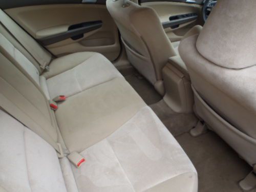 2010 Honda Accord LX Sedan 4-Door 2.4L, image 3