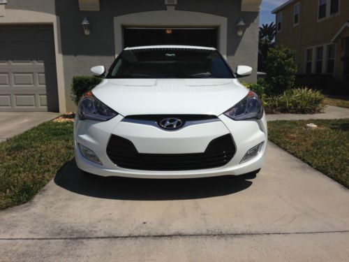 2013 hyundai veloster 6m w/black int, tech &amp; style pkgs