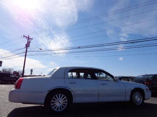 2003 lincoln town car signature