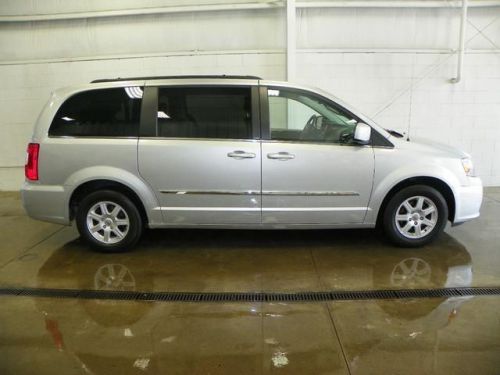 2012 chrysler town & country touring