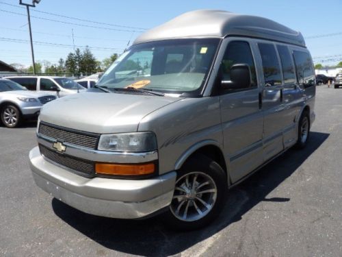 2003 van used gas v8 5.3l/325 4-speed  automatic w/od awd tan