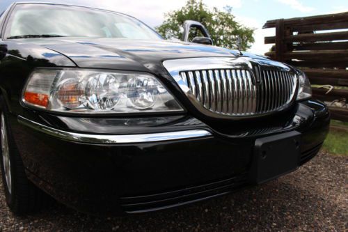 2011 Lincoln Town Car Signature Limited 36,800 miles IMMACULATE condition LIMO, image 8