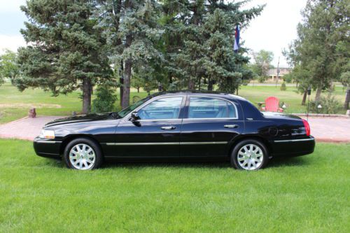 2011 Lincoln Town Car Signature Limited 36,800 miles IMMACULATE condition LIMO, image 9