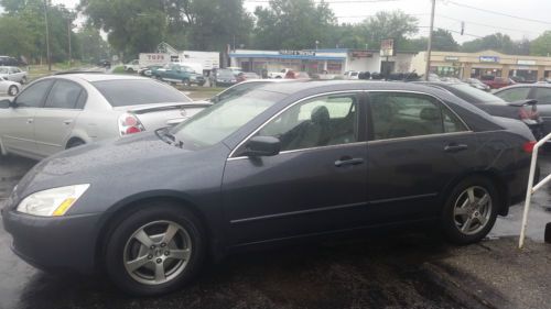 2005 honda accord hybrid very nice car