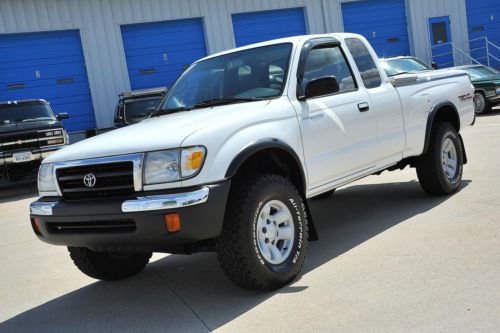 Tacoma trd off-road / xcab / automatic / v6 / tbelt changed / pristine condition