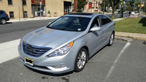 2011 hyundai sonata limited 43k navigation, reverse camera, extended warranty