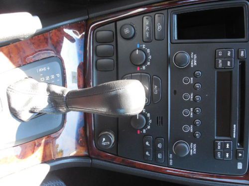 2006 Volvo XC70 Base Wagon 4-Door 2.5L, image 10