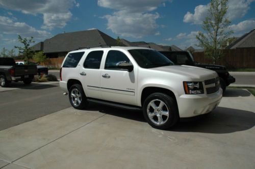 2013 chevrolet tahoe ltz, low miles extended warranty