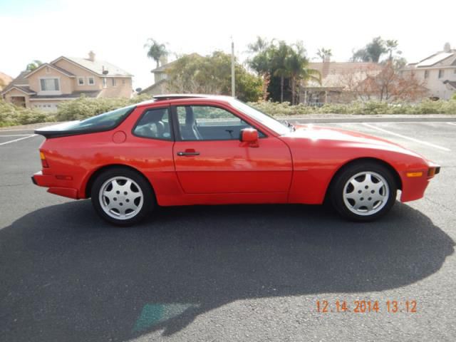 Porsche 944 base coupe 2-door