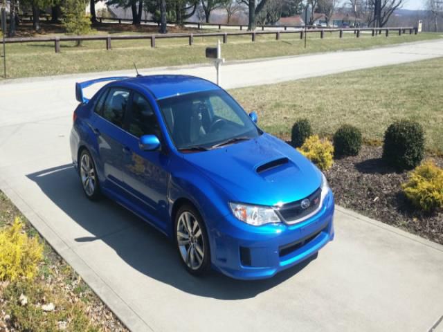 Subaru wrx sti sedan 4-door