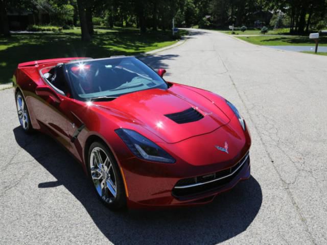 Chevrolet: corvette stingray convertible 2-door