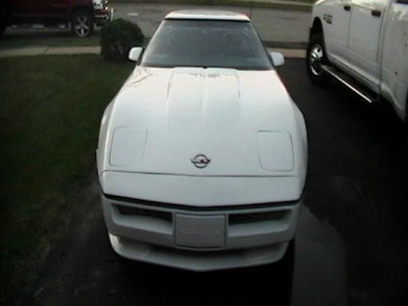 1985 chevrolet corvette base coupe