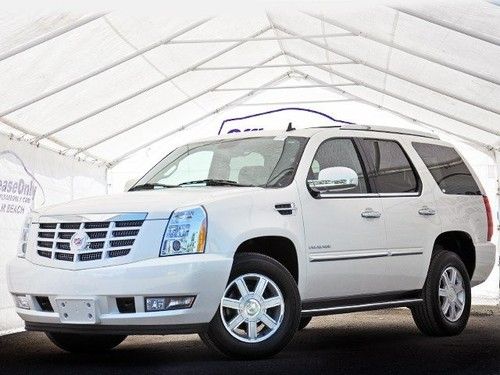 Leather navigation awd factory warranty keyless entry off lease only