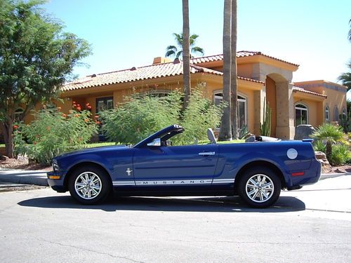 2008 mustang convertible  26,000 miles !!