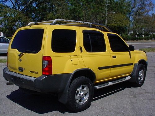 2001 nissan xterra  xe yellow custom interior  excellent condition