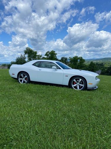 2011 dodge challenger srt-8