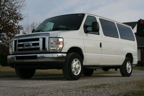 2008 ford e-350 super duty xlt standard passenger van 3-door 5.4l