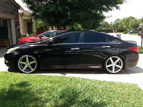 2013 hyundai sonata fully loaded w/ 20 inch rims and navi. one owner