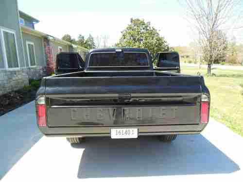 1972 Classic Chevrolet Cheyenne Black on Black, 3/4 ton long bed pick up, image 3