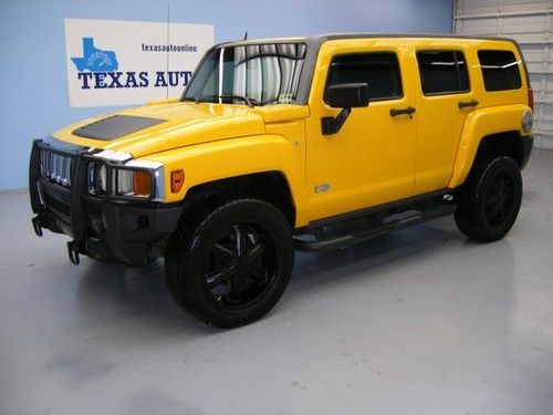 We finance!!!  2007 hummer h3 4x4 roof navi auto diff. lock monsoon 20 rims!!