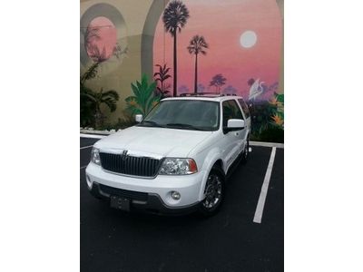 White 2004 lincoln navigator navigation dvd premiun luxury low miles no reserve