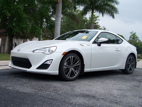 2013 scion fr-s frs pearl white florida car with only 1,033 miles mint sporty 13