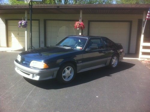 1992 ford mustang gt hatchback 2-door 5.0l