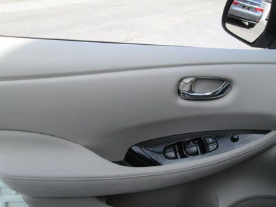 2011 WHITE NAVIGATION MILES:12K HATCHBACK, image 12