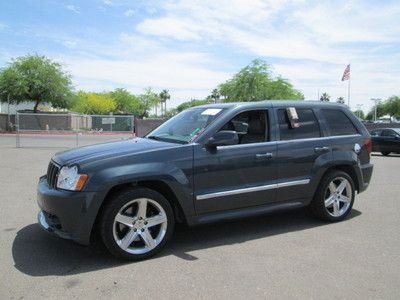 2007 gray 4wd 6.1l v8 hemi automatic navigation sunroof miles:19k dvd suv