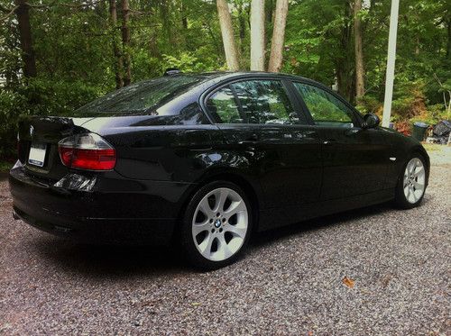 2006 bmw 330i   black/black, clear title, clean