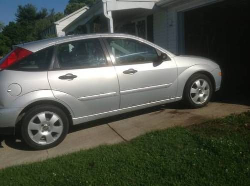 2002 Ford Focus ZX5 Hatchback--Clean Inside and Out, image 5