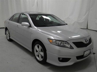 Camry s/e bluetooth, power roof, we finance